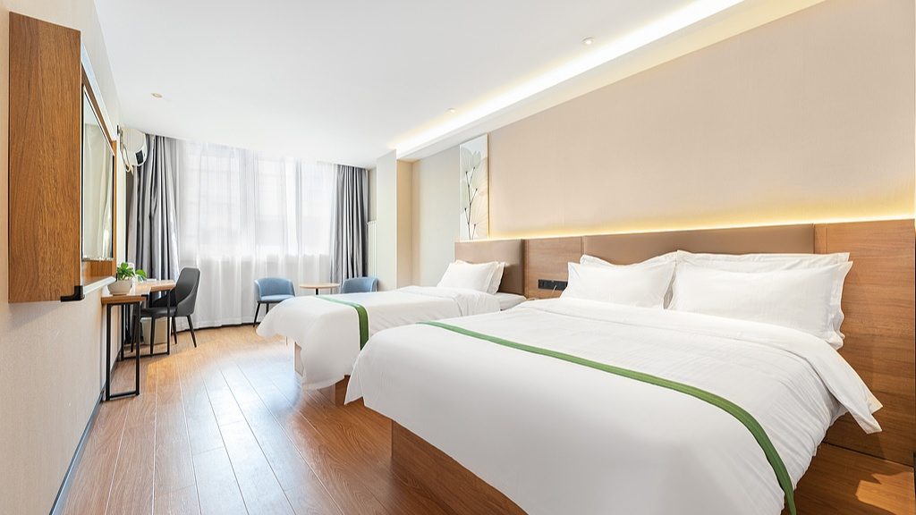 治理电视套娃收费成效显著 便捷看电视覆盖18.3万家酒店