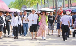 关于“每百人口接待旅游人数”的思考