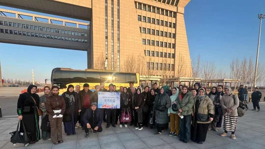 来华旅游政策优化带动霍尔果斯边境游新热潮