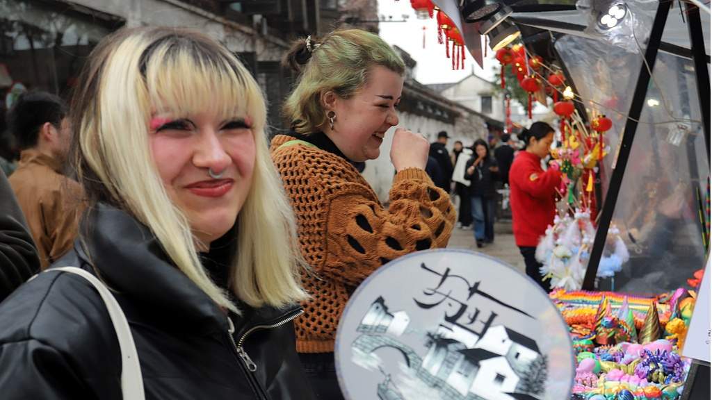 中国免签政策激发国际旅游热潮与多元化旅行体验