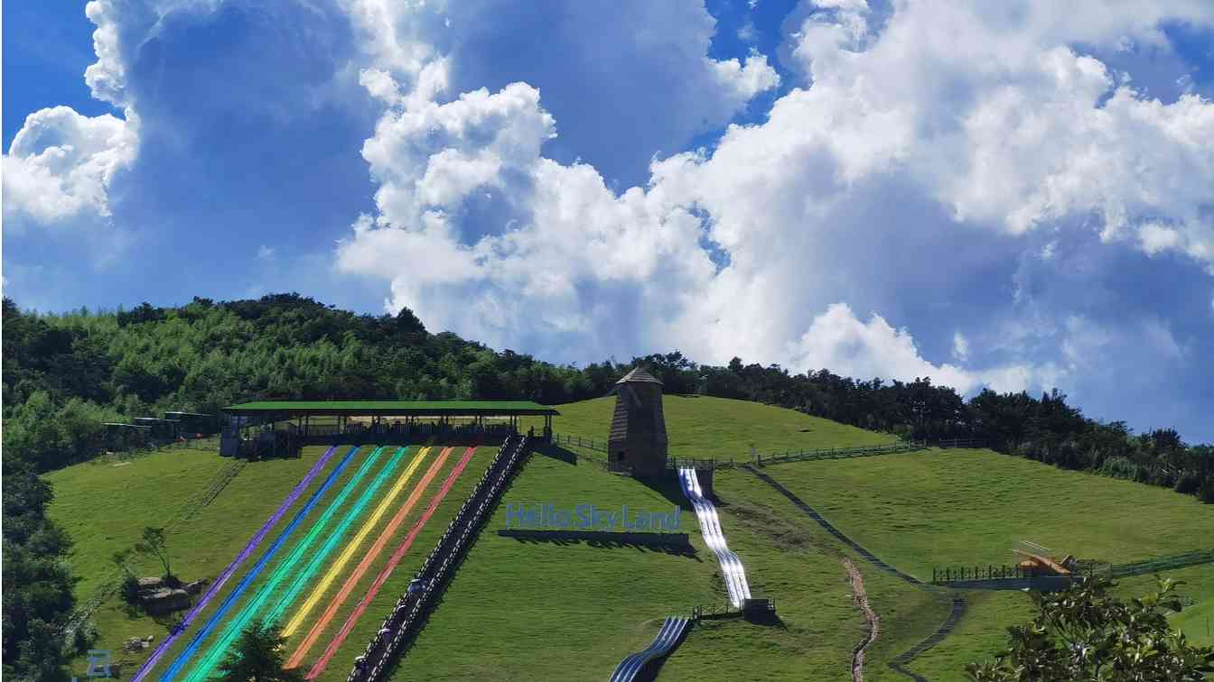 小城游火热背后：旅游下沉化与亲子民宿消费崛起