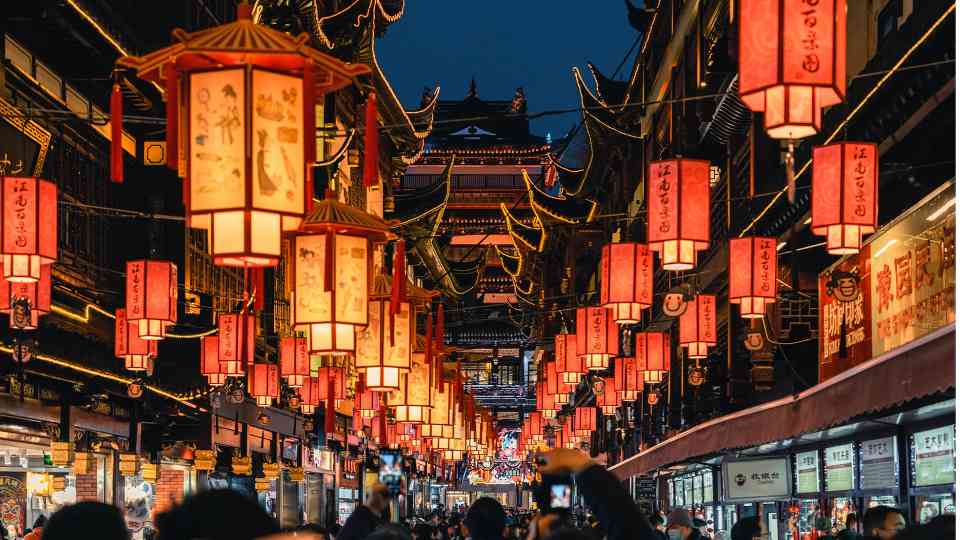 春节旅游市场迎来年味热潮 入境游订单暴增203%带动消费升级