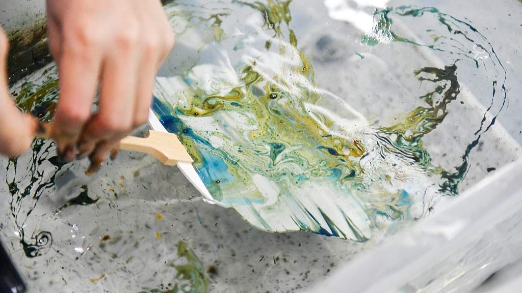 黎族织锦技艺申遗成功 中国非遗保护成就瞩目