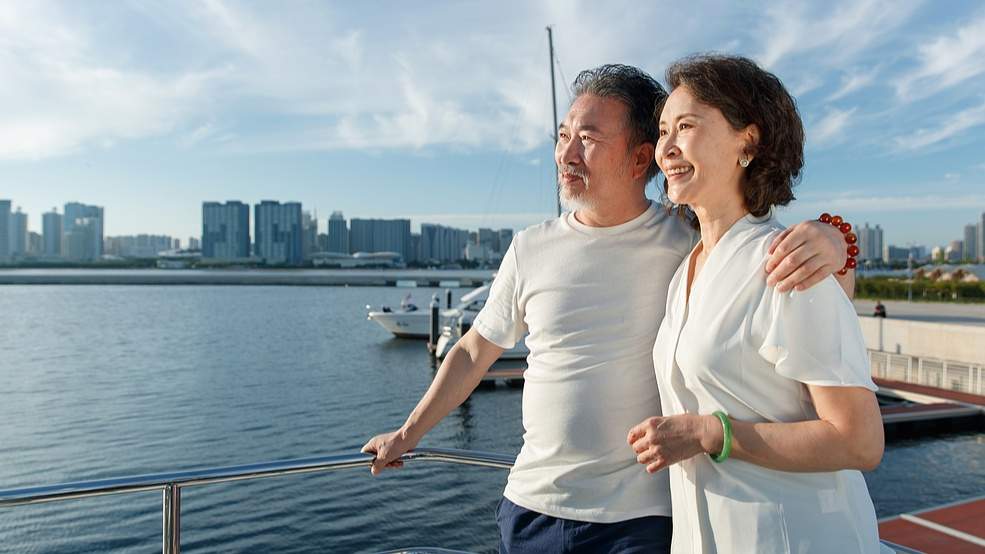 年轻人错峰跟老年团出游成新趋势 享受慢节奏高性价比旅程