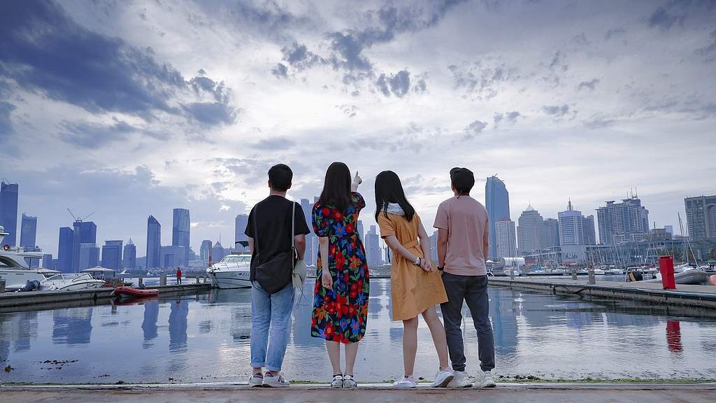 高考后消费热潮兴起：旅行购物学车成年轻消费新趋势