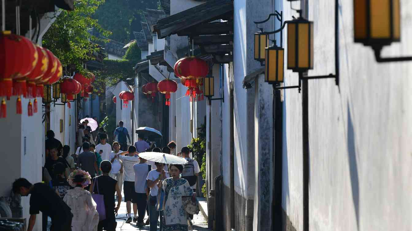 2025年国庆中秋假期旅游数据出炉：8.88亿人次出游创历史新高