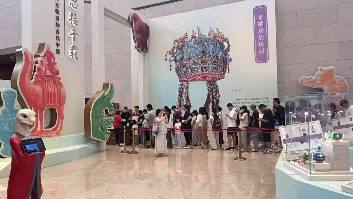 国博凤冠冰箱贴热销突破200万件 文创产品展现传统文化魅力