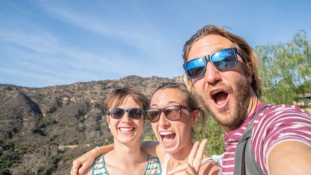 中国入境游热潮：55国免签政策带动旅游消费双增长