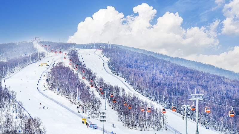 冰雪经济热潮涌动 产业发展格局全面升级