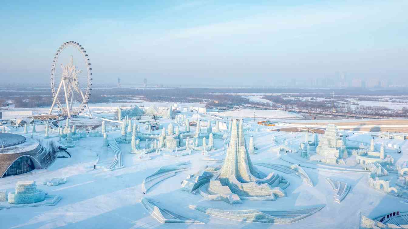 冰雪旅游热度攀升 南北联动航线成新宠